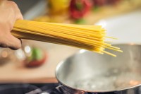 Spaghetti koken / Bron: JESHOOTS, Pixabay