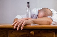 Alcohol beperken is belangrijk voor de levergezondheid / Bron: Jarmoluk, Pixabay